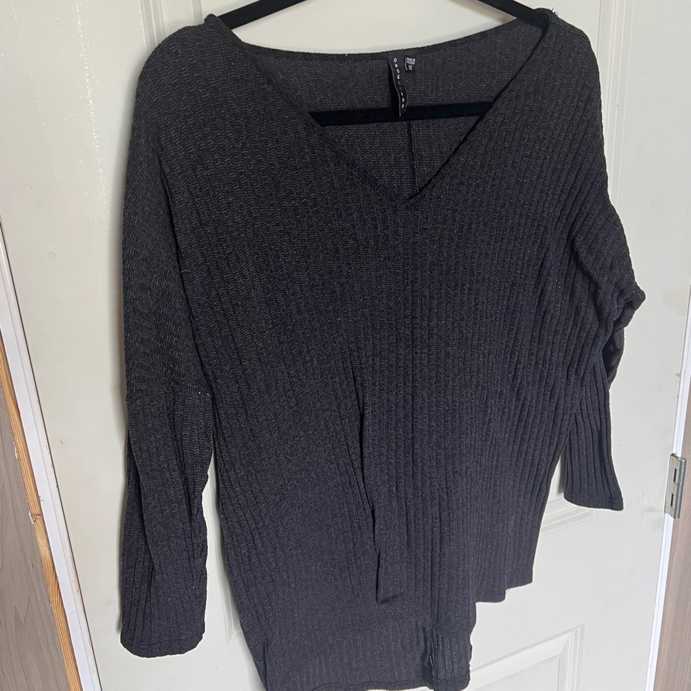 Women's Black V-Neck Ribbed Tunic Top